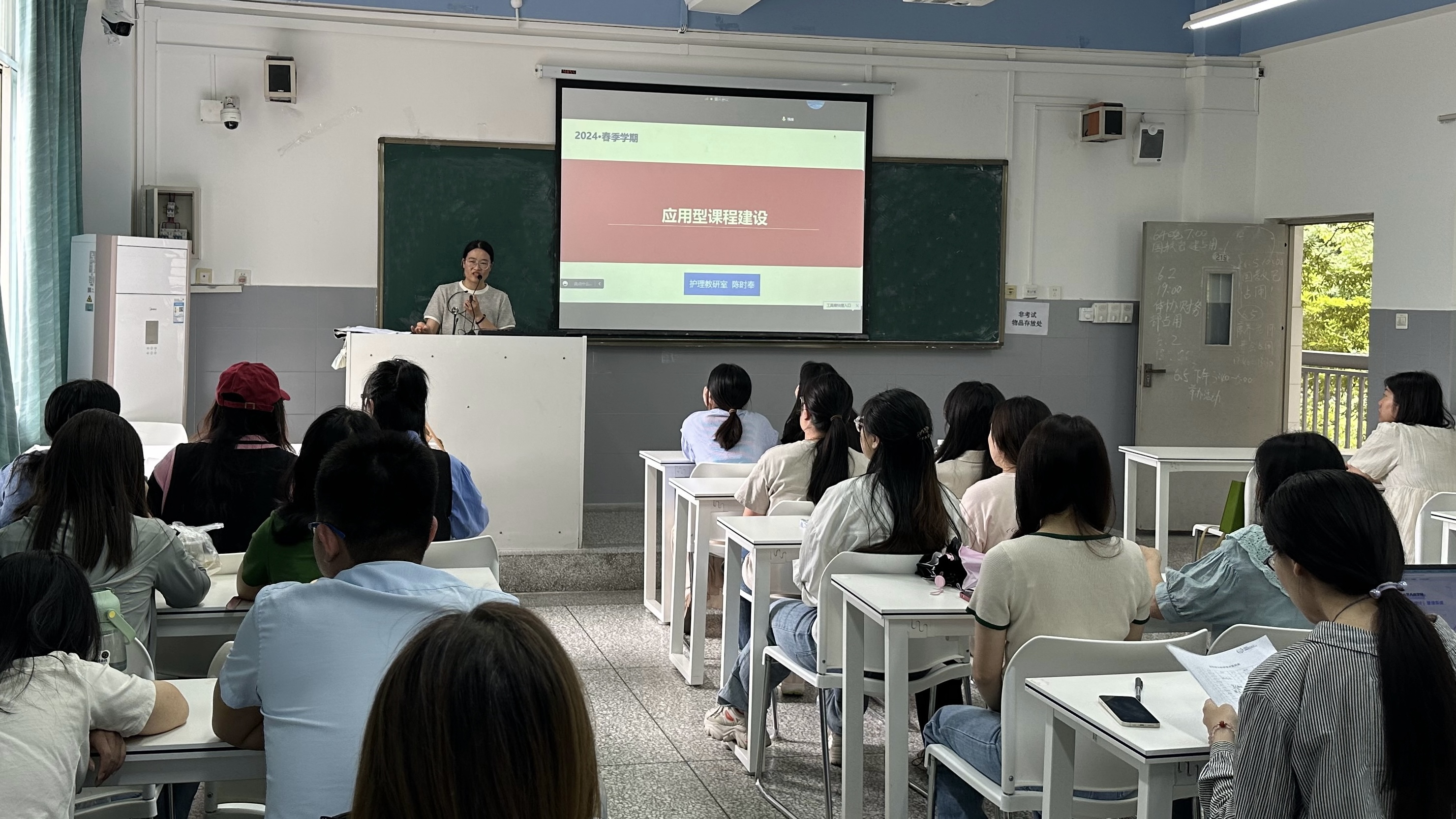 西南财经大学的教师入门（西南财经大学新进教师待遇） 西南财经大学的西席
入门（西南财经大学新进西席
报酬
）《西南财经大学席昌》 财经新闻